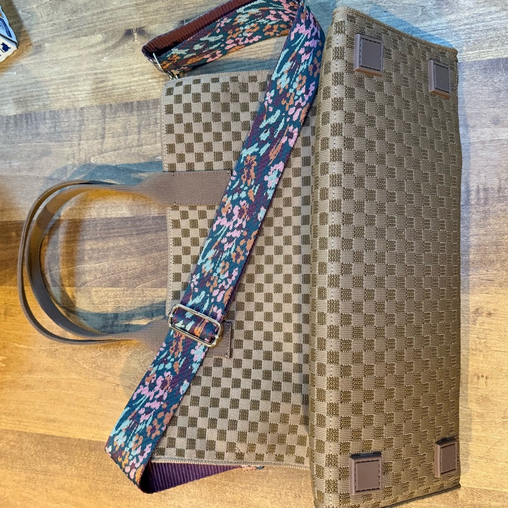 Rothy's Classic Tote Bag in hazelnut